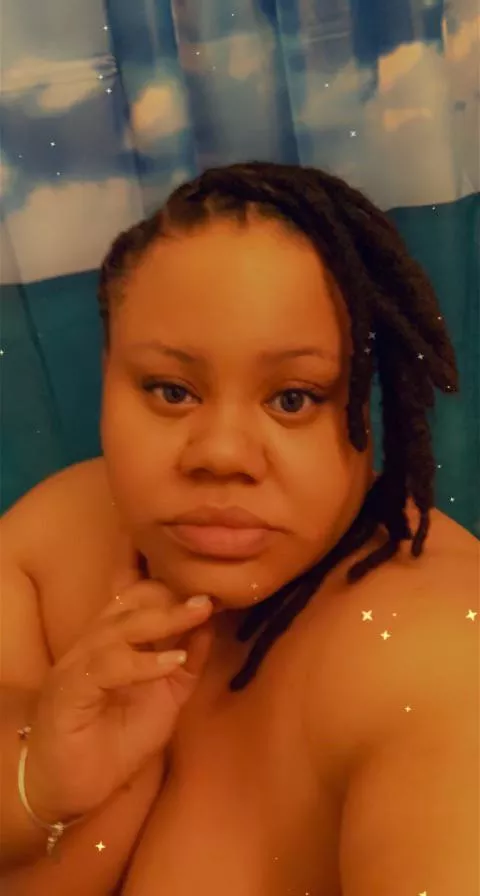 No kid this weekend and dick to wrap these lips around 😤