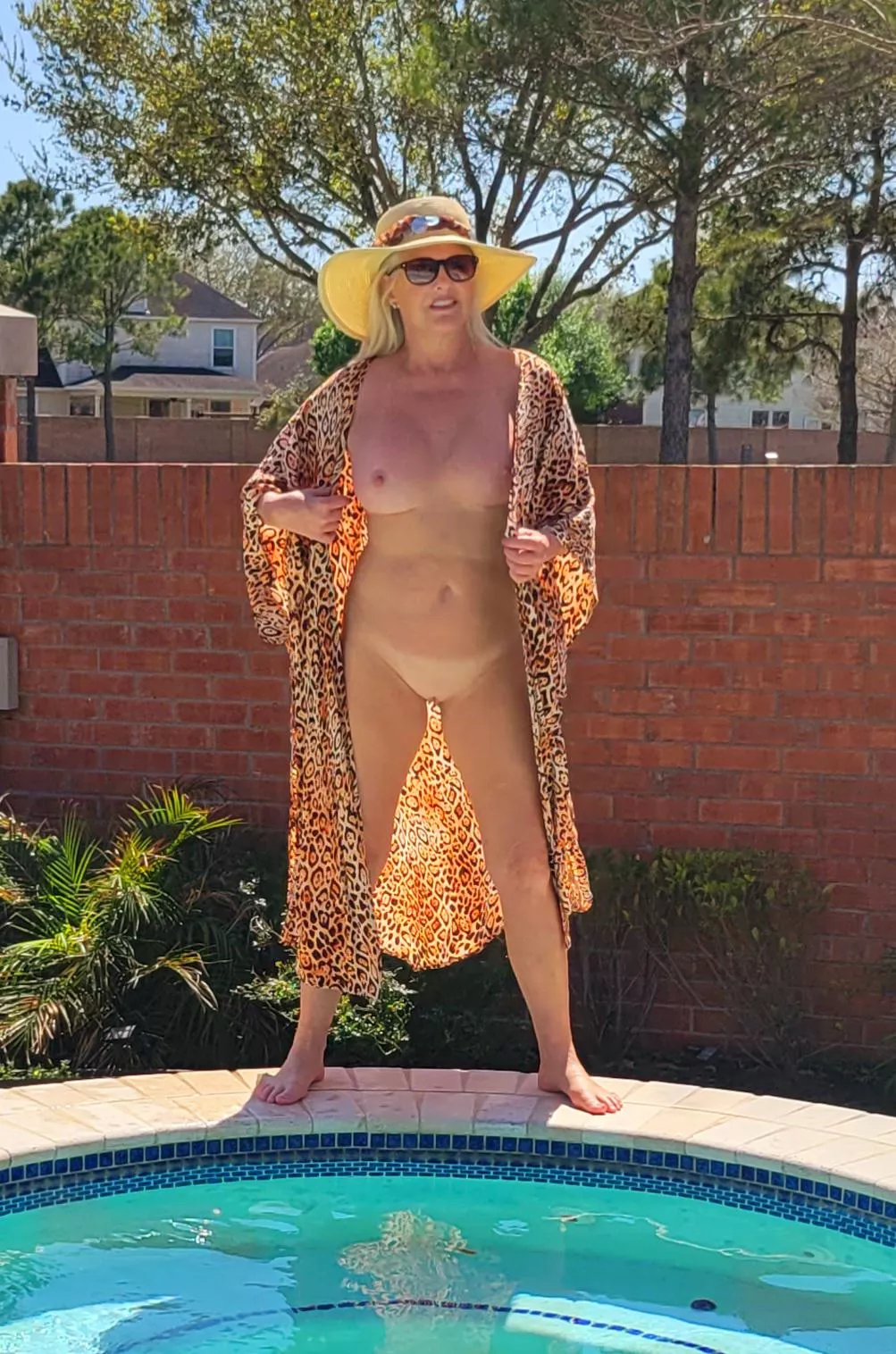 NSFW Nah, the neighbors don't mind!