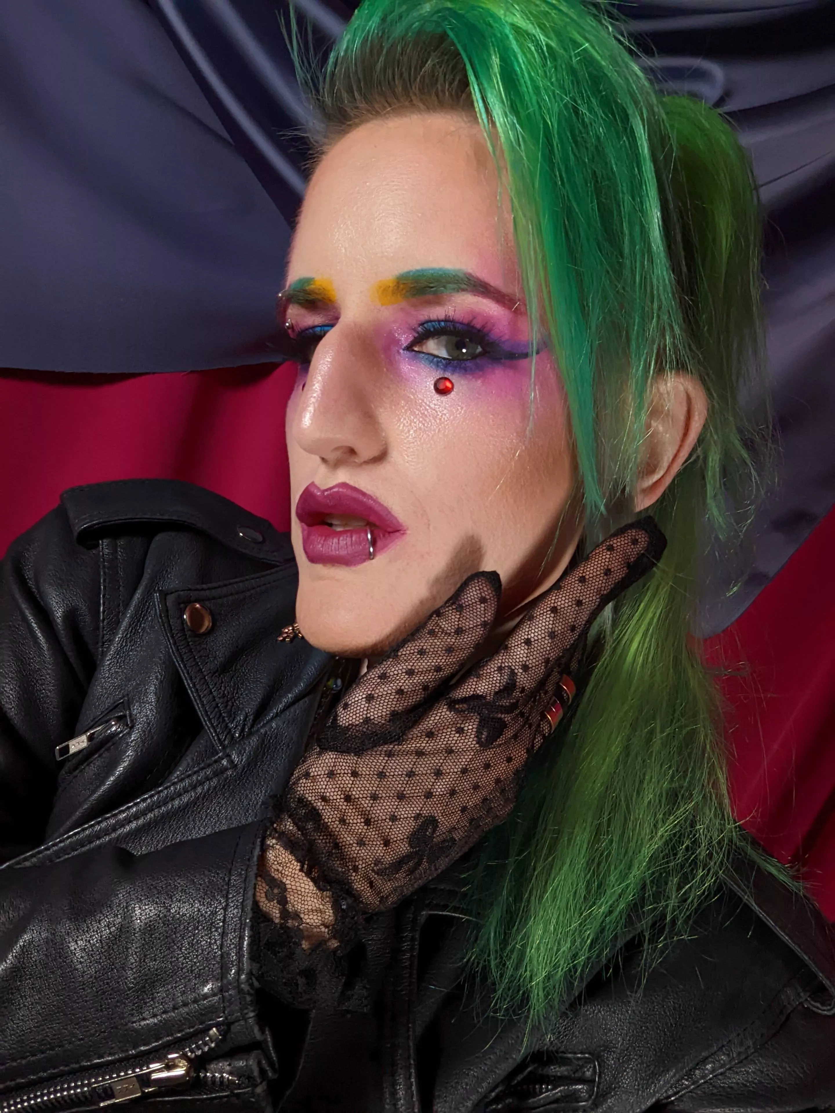 [OC] 80s inspired 💗