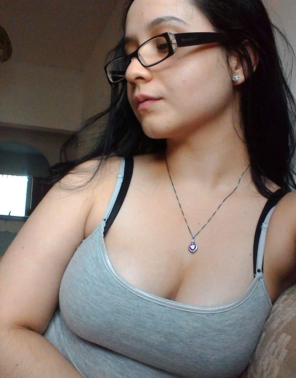 [OC] Here's your slutty doctor 😘 Hmu if need your cock to be treated 😉