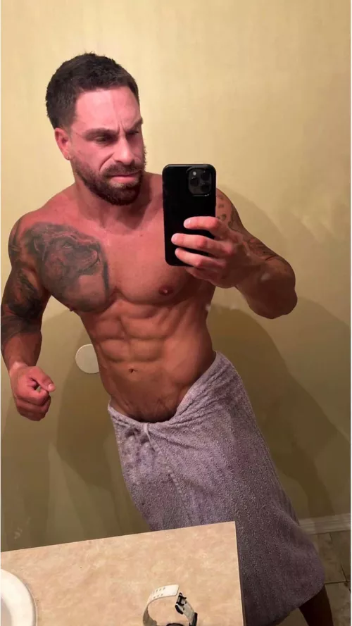 Onlyfans.com/bennyflex follow me to see more 👀🤭