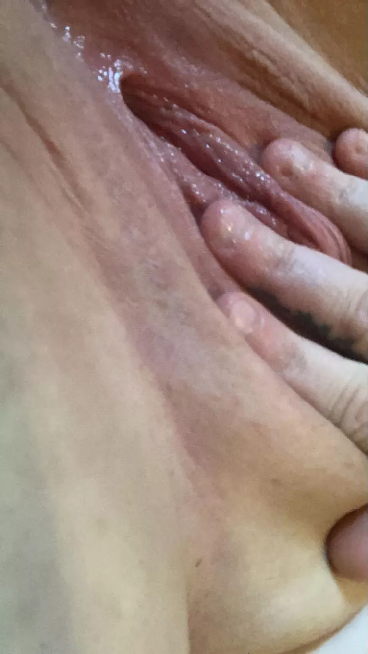 Play with me. Tease me until I’m begging to Cum. Break my brain and make me yours.