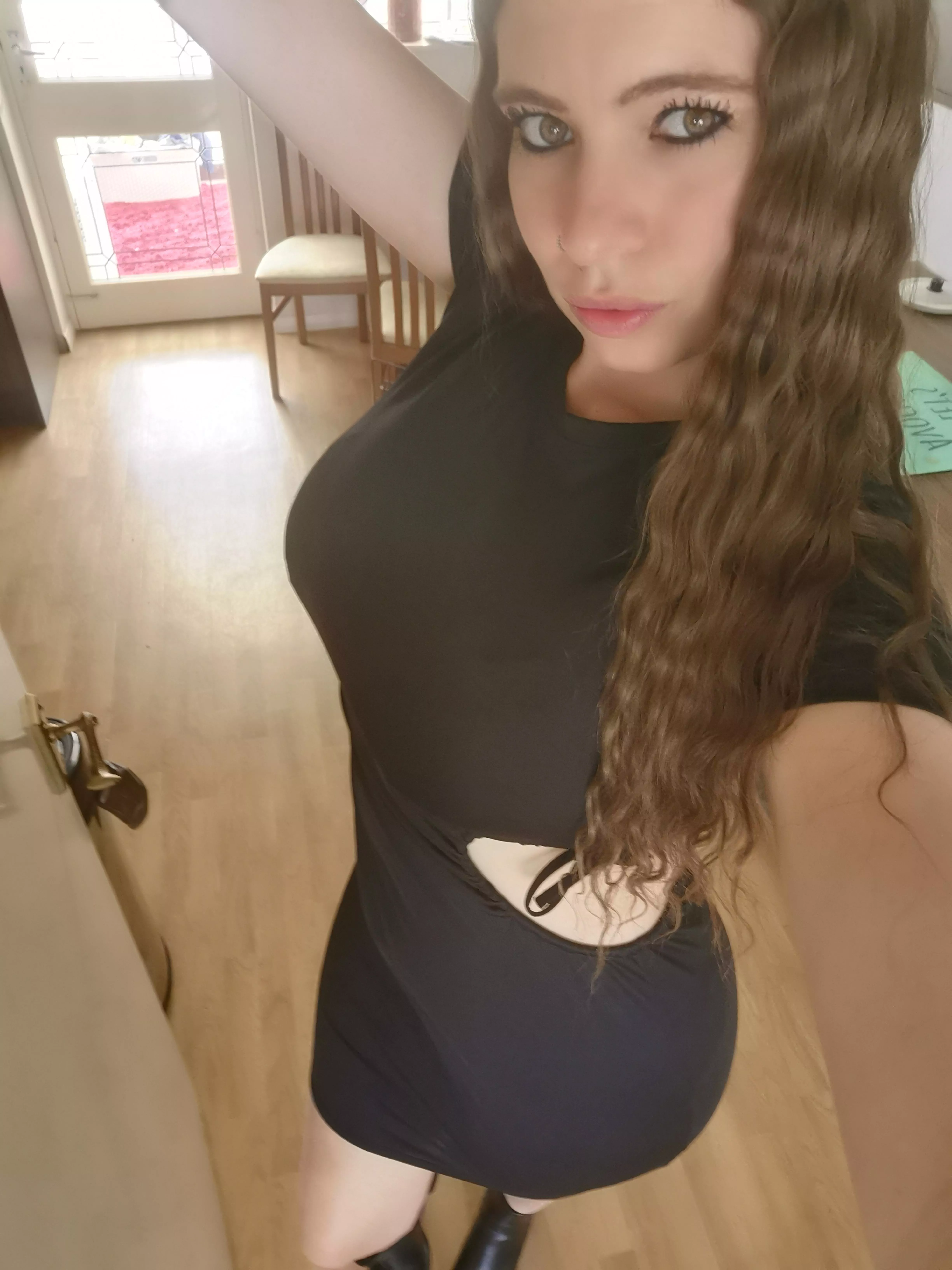 Say hello to Mumma 😜 busty British Milf.... come find me 💋 x