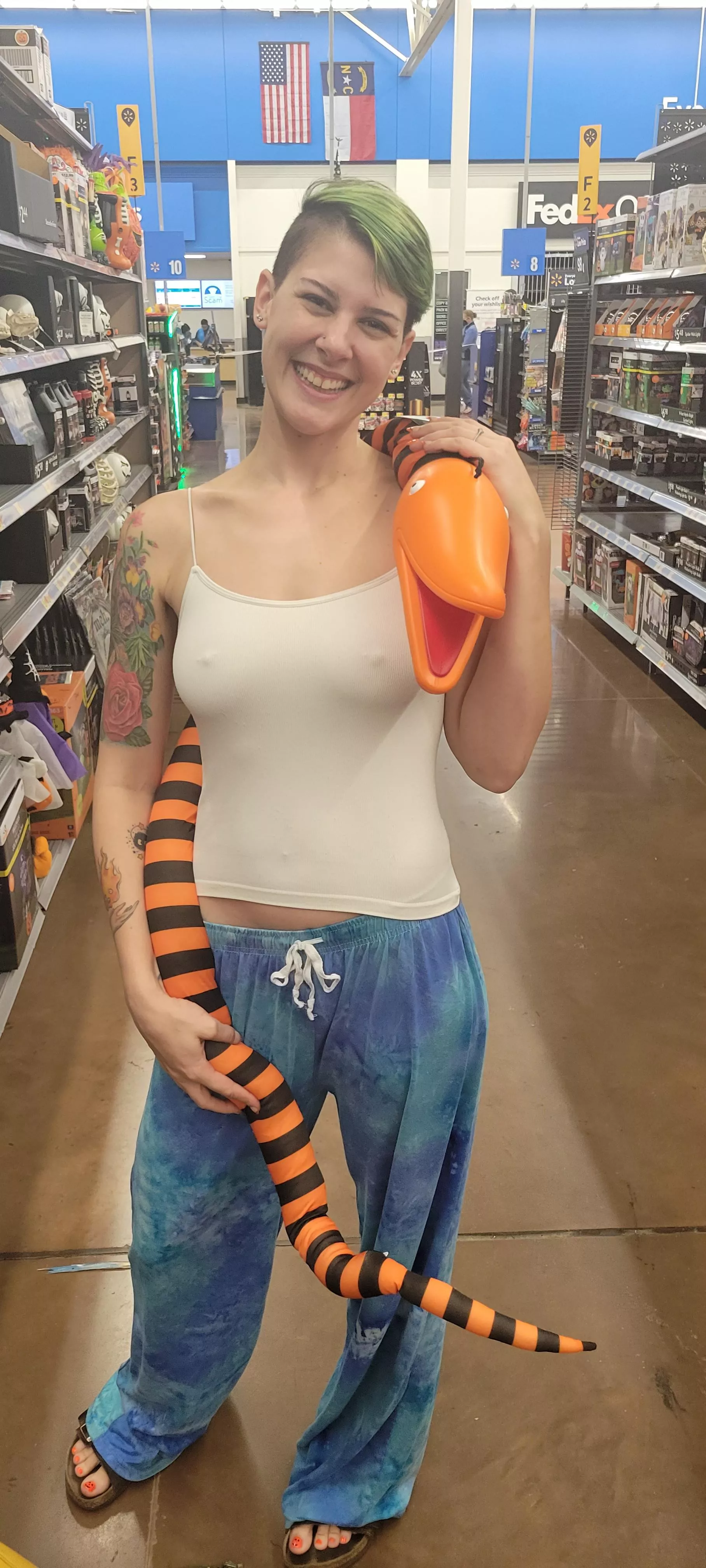 Trying to make peoples day better while shopping 🥰