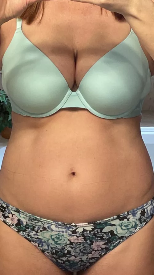 VAULT: 10/22/21 - VS sea foam w/ teal floral thong