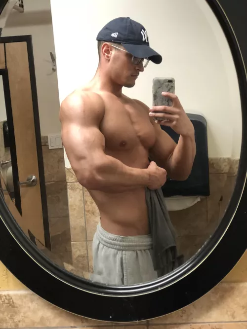 When you’re out lifting on a Saturday night cause you have no friends and don’t like to party lol