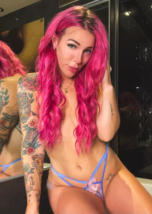 A guy who wants you to buy before him has big dick energy (@alexawild_) [instagram]