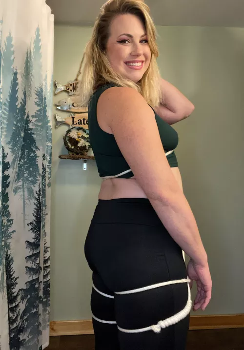 Always love to get a little tied up 😍