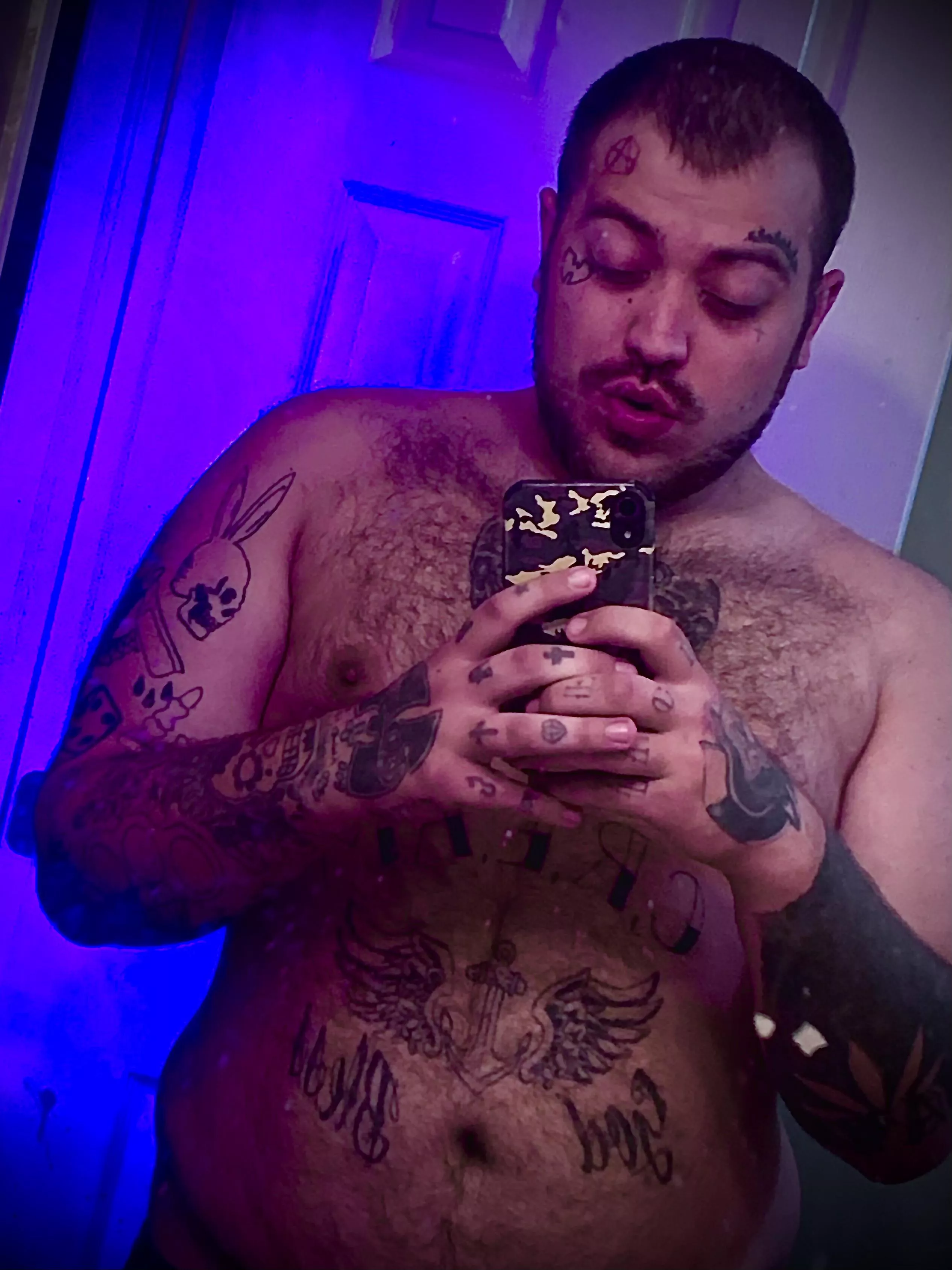 Big tatted men do it better