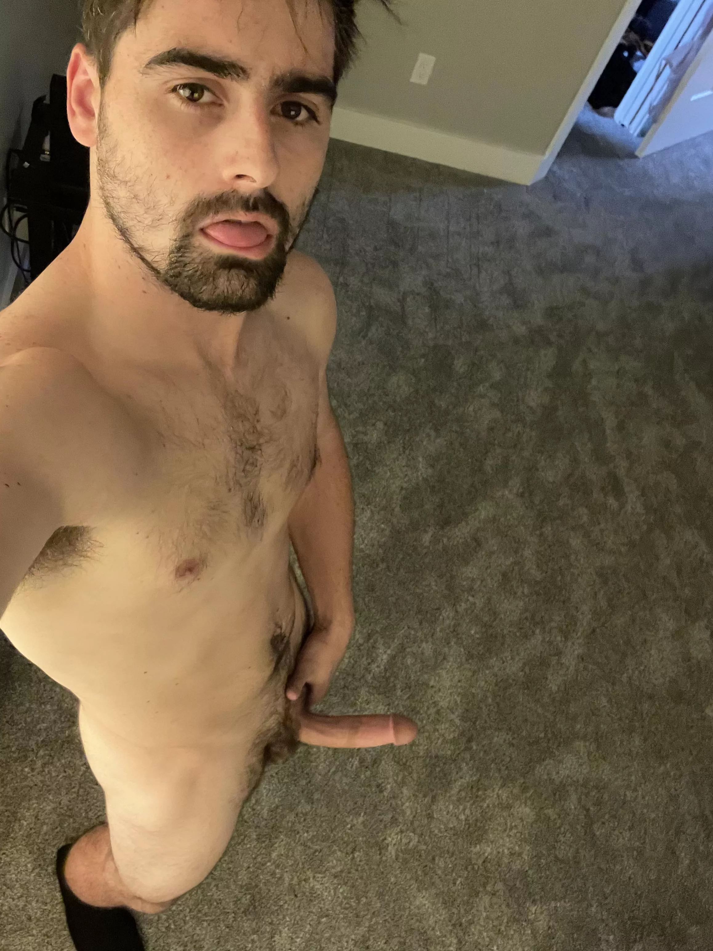 Boring Monday. Maybe I can make it a little more exciting 💋