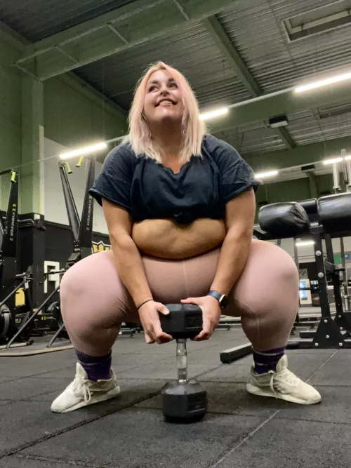 Doing squats to loose weight ? nooooo🙅‍♀️ doing squats to get better riding the shit out of you? yeeeey 🥰❤️