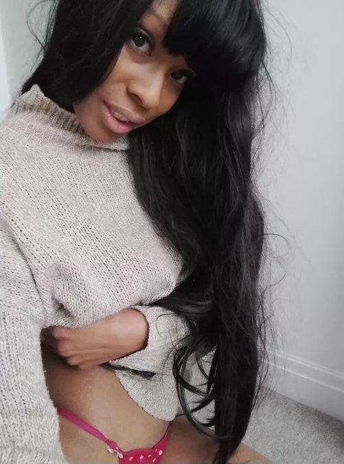 [f] 43 Can a British Milf get you stiff this morning?