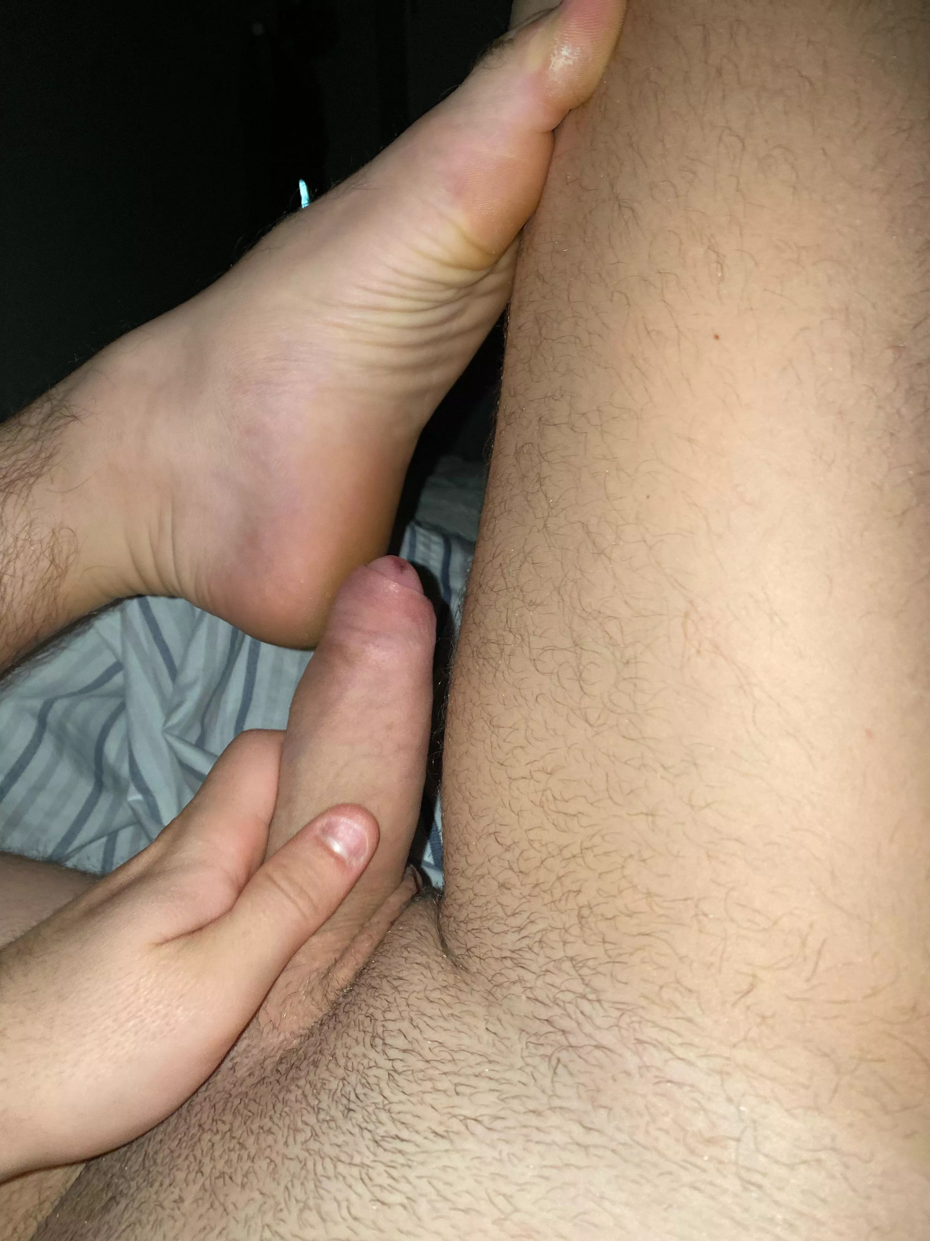 I think I could cum on my feet. Let me know if you wanna see…