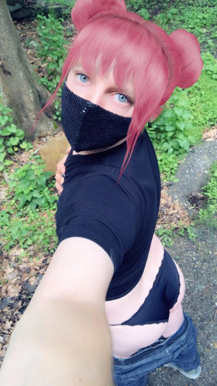 Just like everybody in Shawshank is innocent, seems like everyone on Reddit is “new to this, straight but curious”