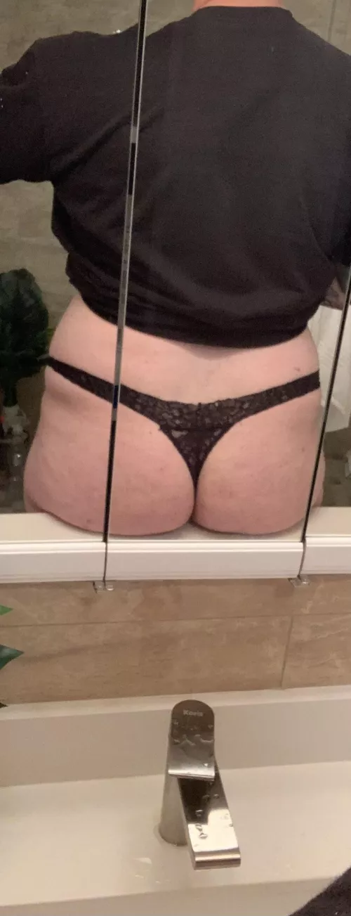 Love wearing thongs