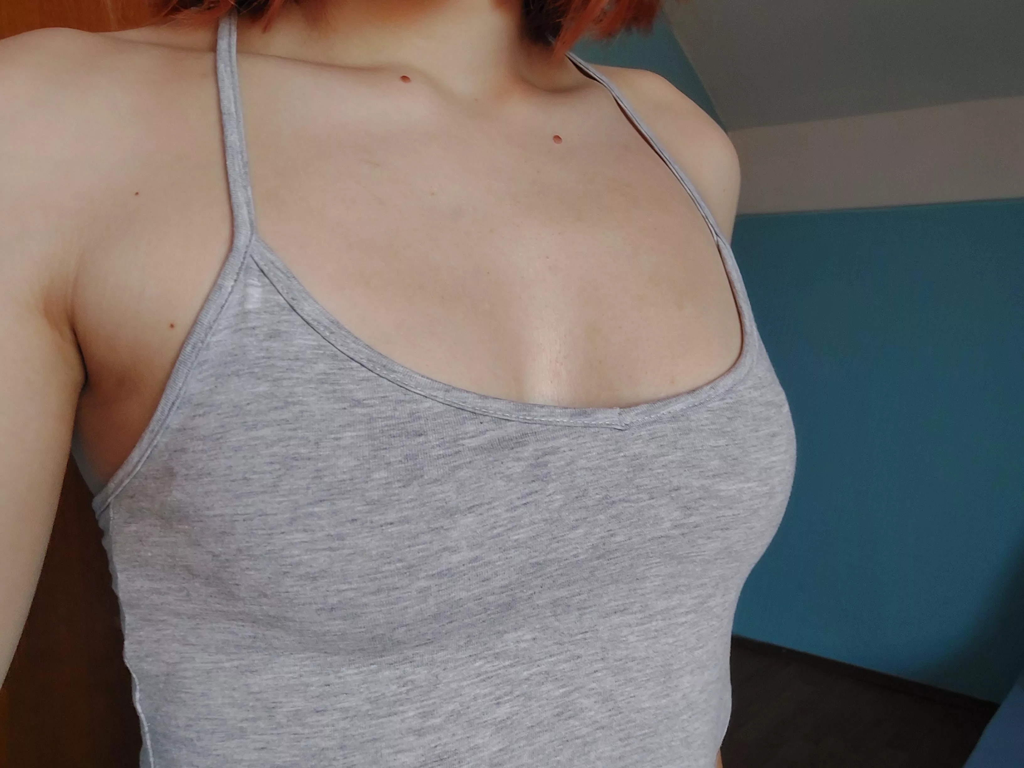 OnlyFans for 3.99$ (no ppv) 😚❤ Petite 19yo redhead posting daily 😈 Link in comments