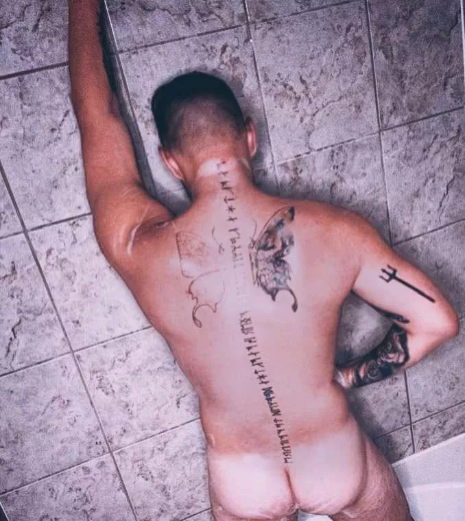 Playing around with my colorful ring light. What do you think?