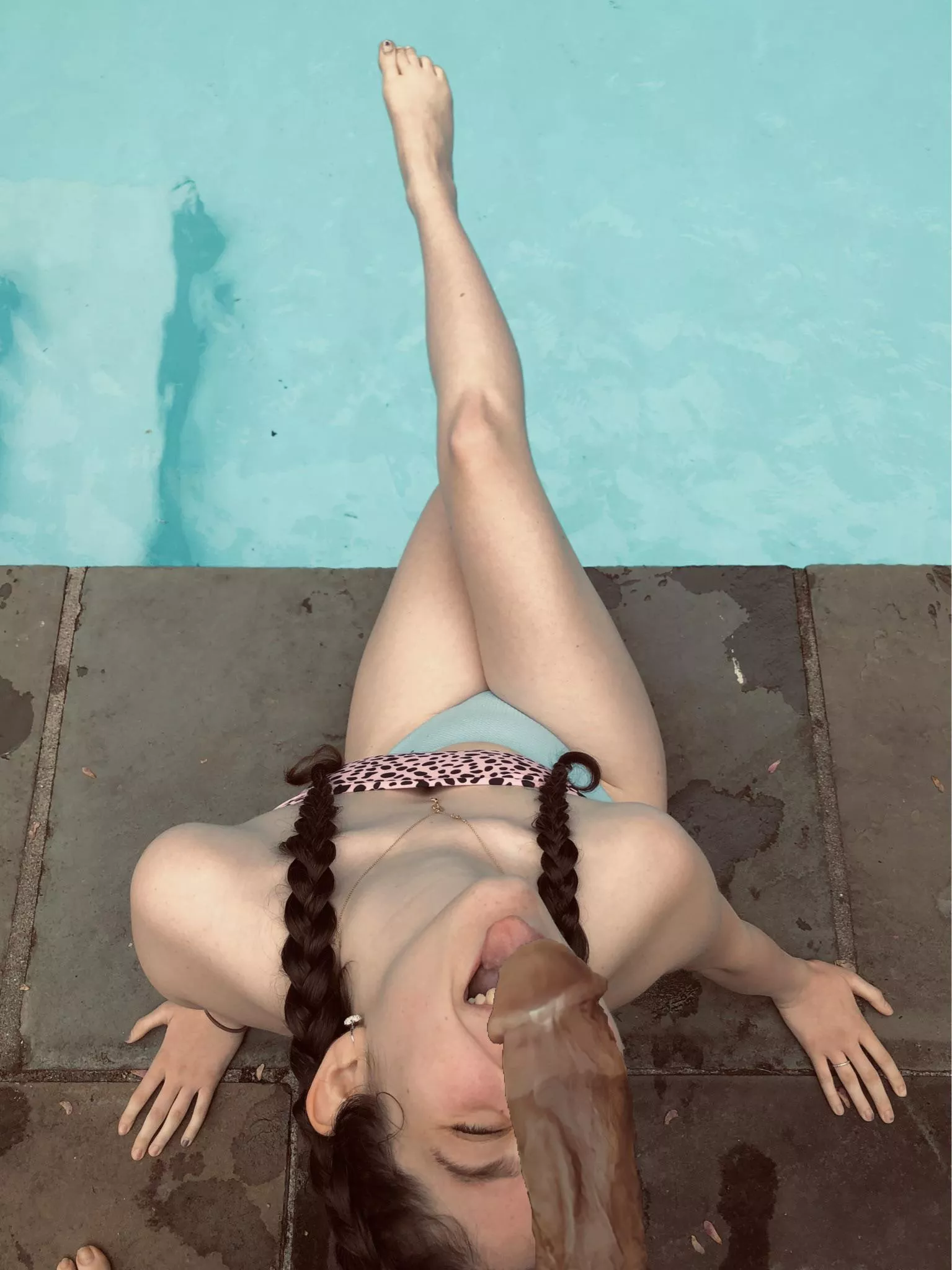 Please find another hole to use sir! I don’t know how much more I can take! 🍆💦