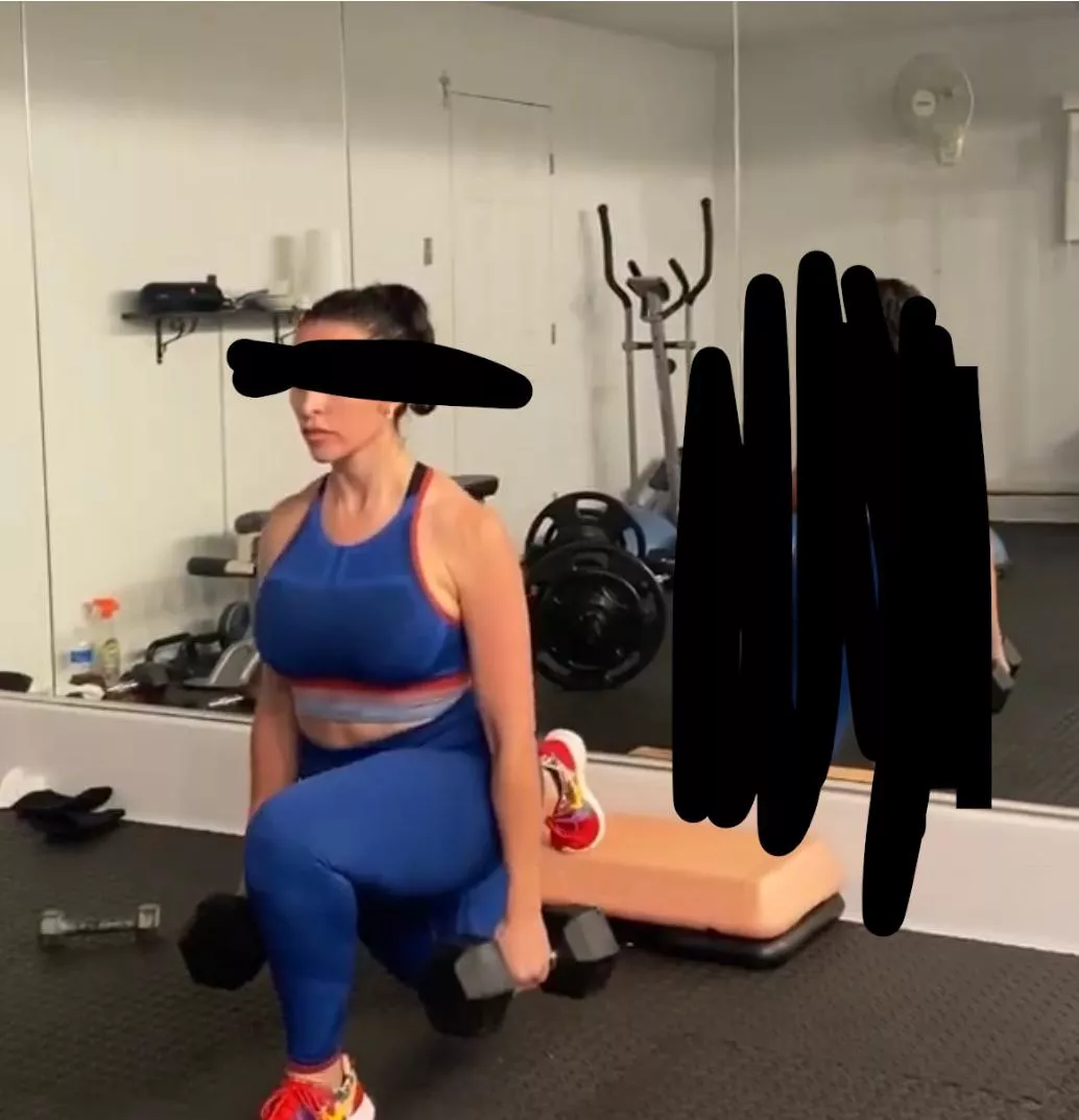 Someone cum tribute my former gym teacher with a fat ass. I have more pics. Dm me