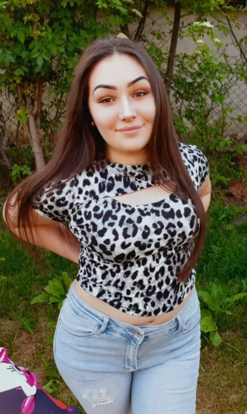 Someone trib my 19 yo gf? Dm or kik: Levitribb😉