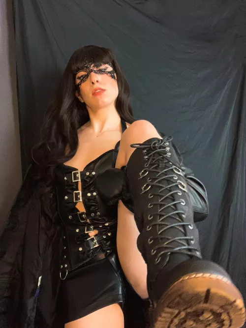 Stomping out any ego you have left. There are too many losers, I could never rest. I need to take what’s Mine and leave you with debt. Enslaving these weaklings and sorry excuses for men. Approach for drains, sessions and debt contracts [Selling]