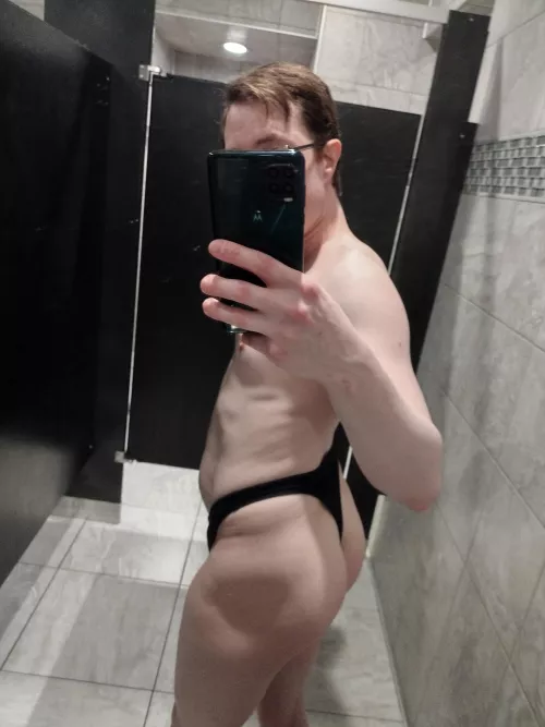A quick selfie before I got in the gym shower :)