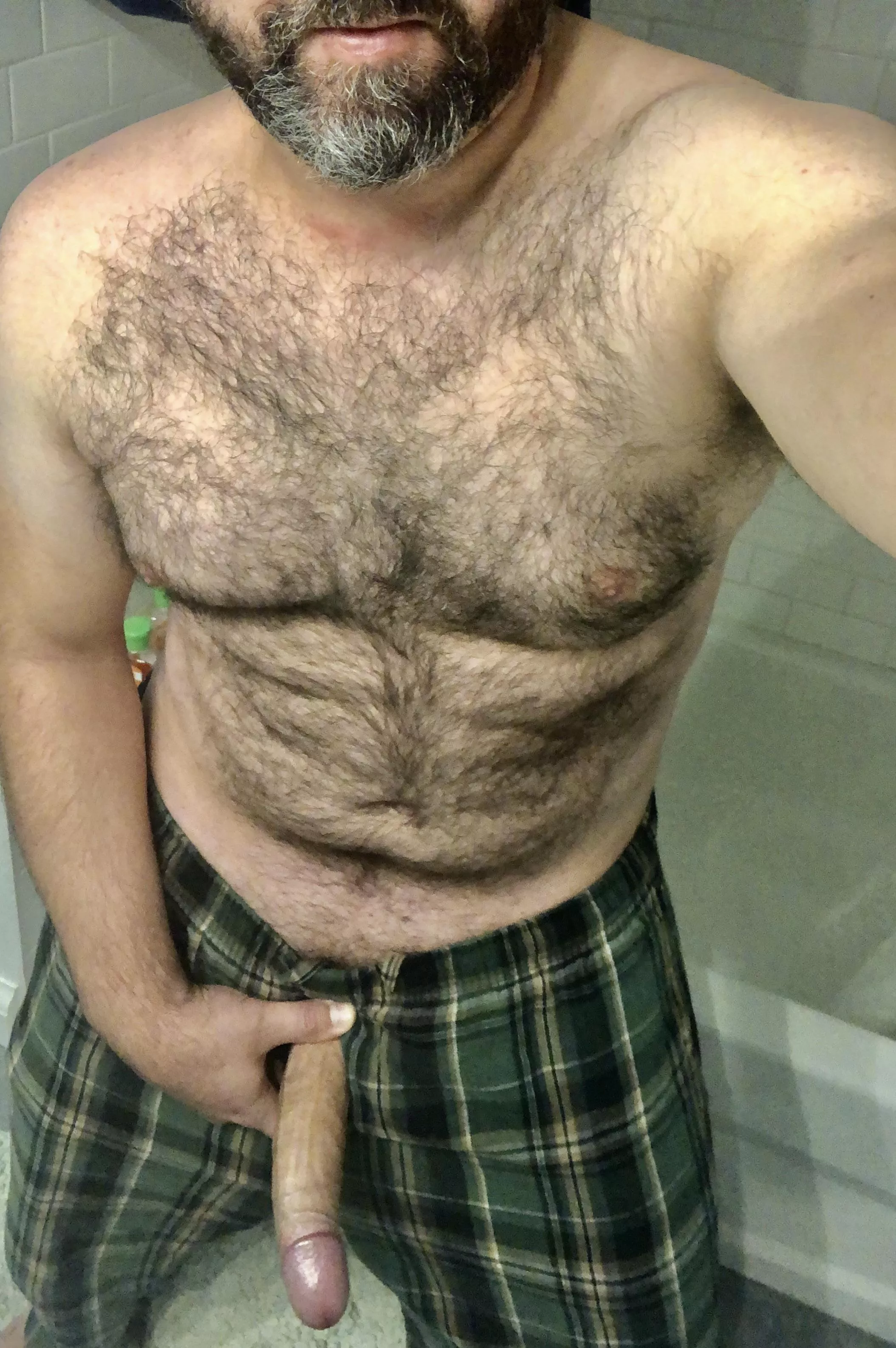 And this is why Dads often wear baggy pants when relaxing.(42)