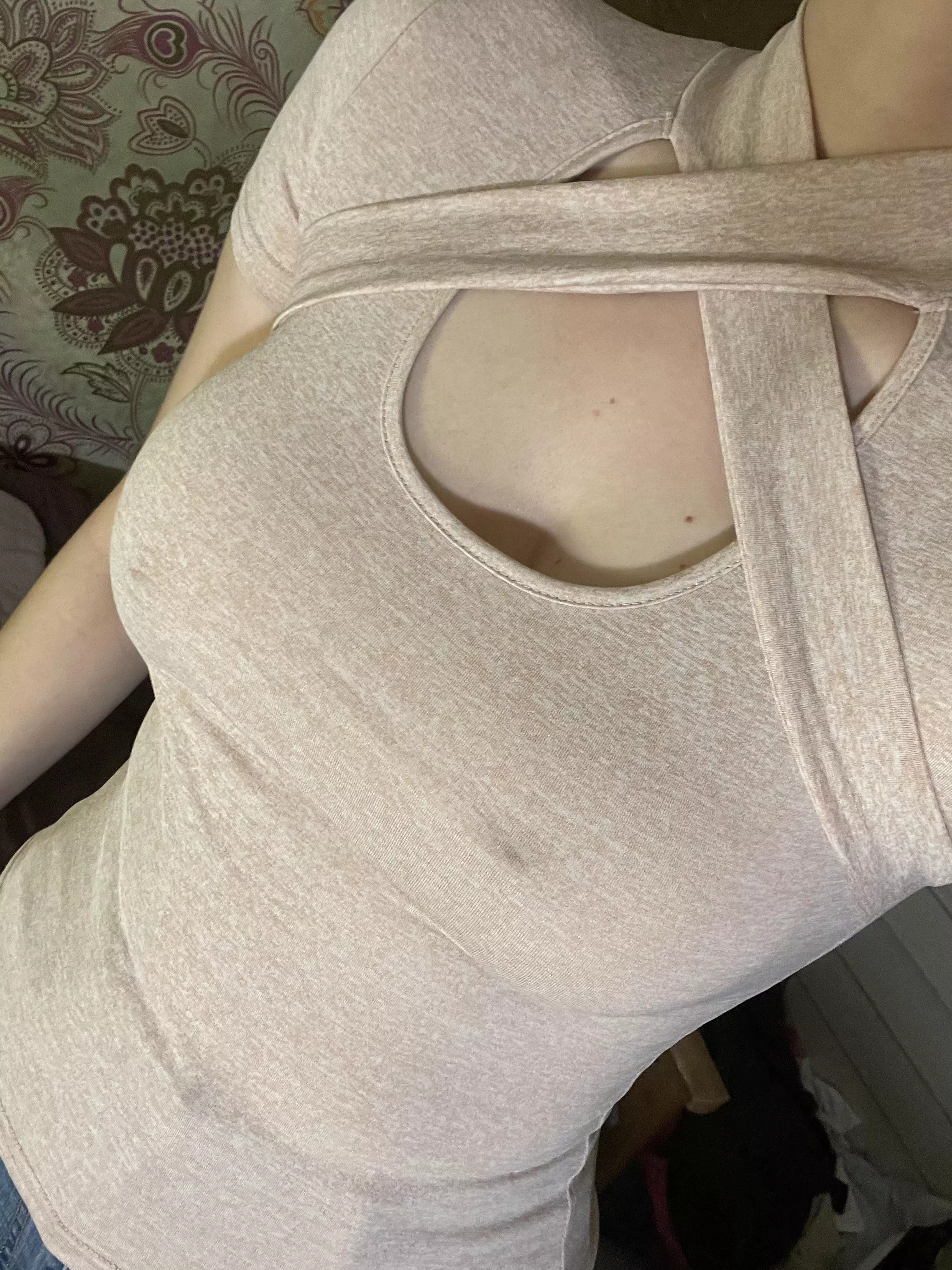 Another outfit, why should i wear a bra ?