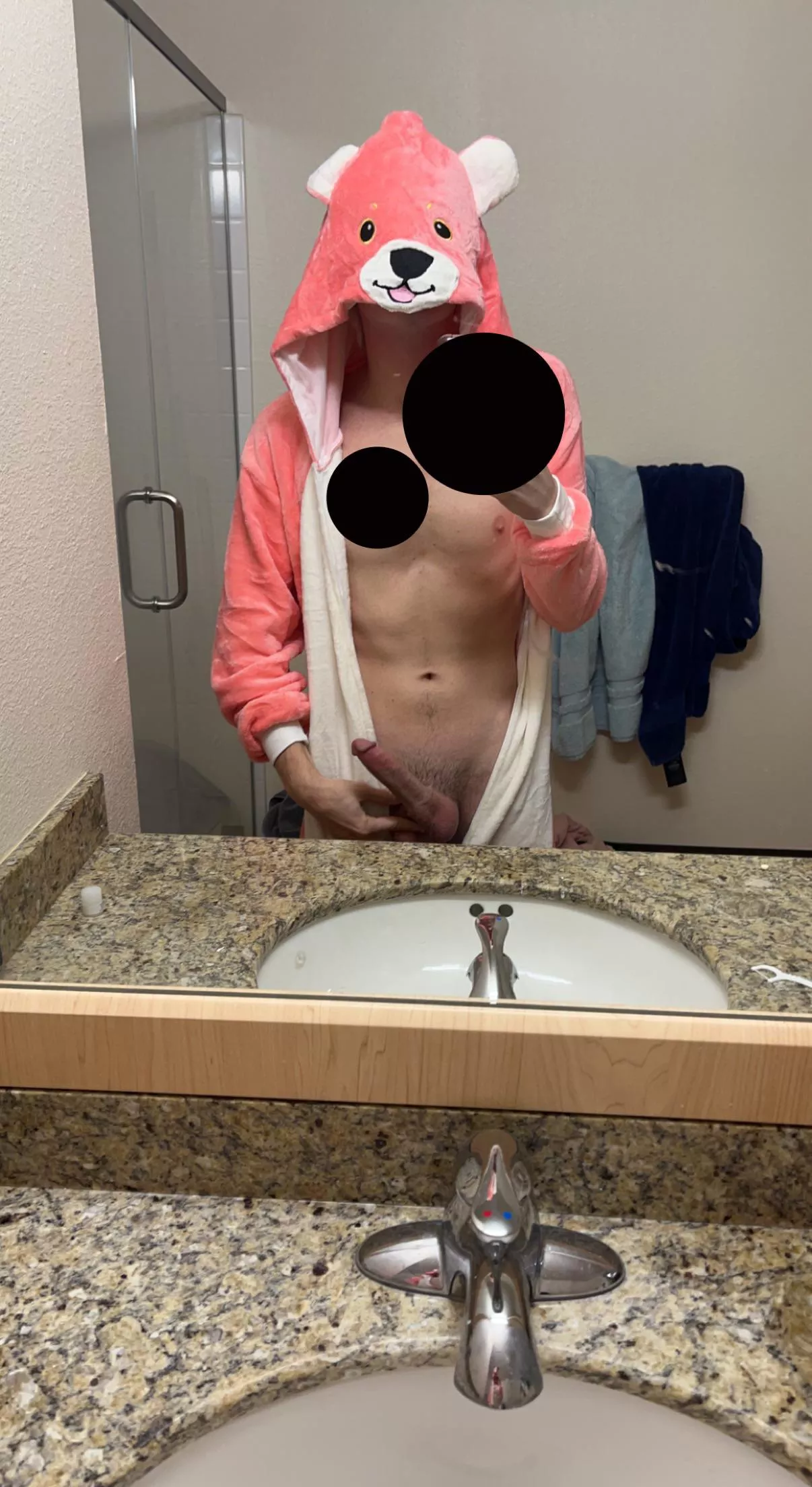 Anyone wanna get stuffed😈