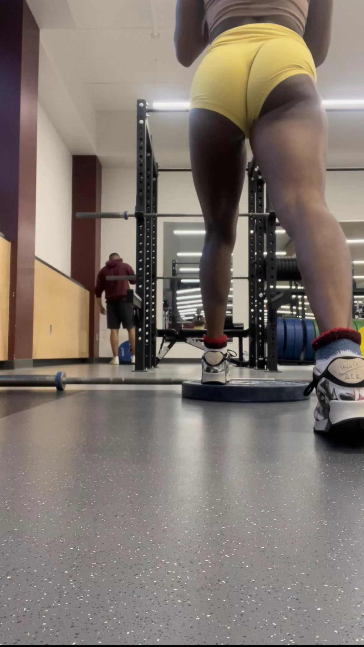 Bulgarian split squat gets your peach plump 🔥