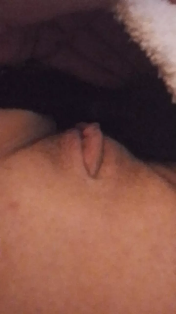 Can I get a woman to help me out? 🥺😘