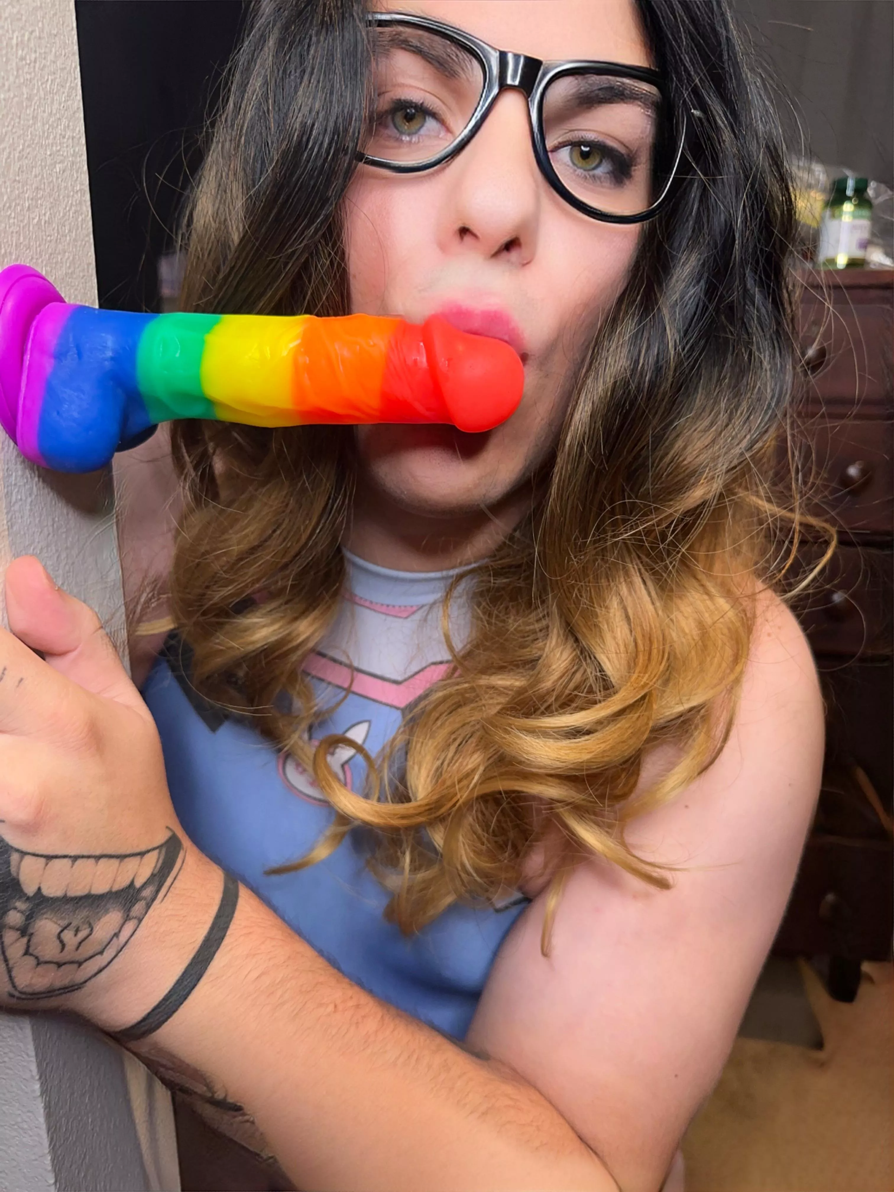 Can I give you a kiss like this?