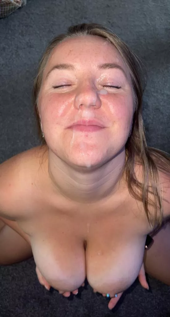 Daddy’s cum tastes so good!😋