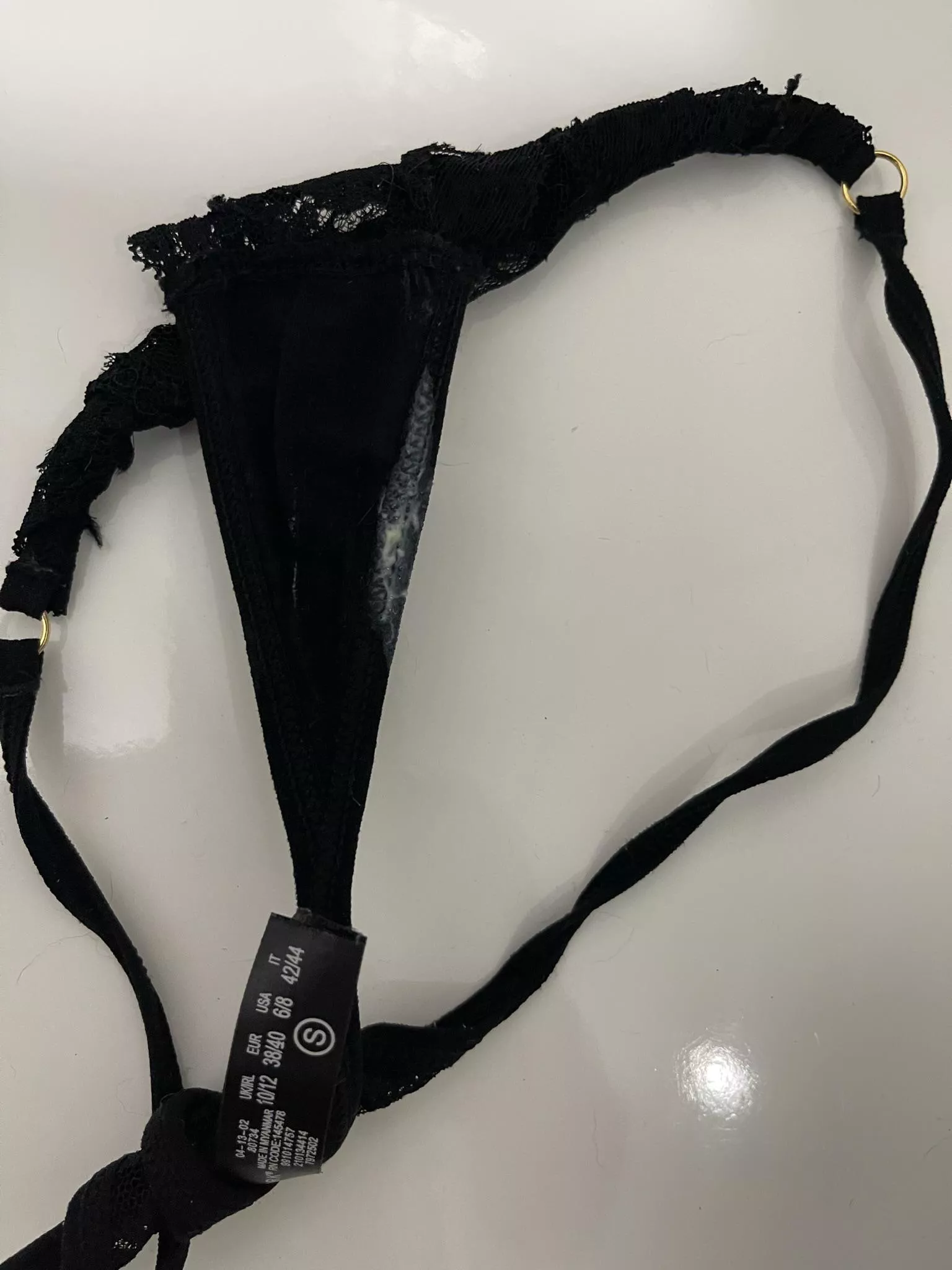 Damn!! This is starting to be an habit wet all my panties at work💦💦