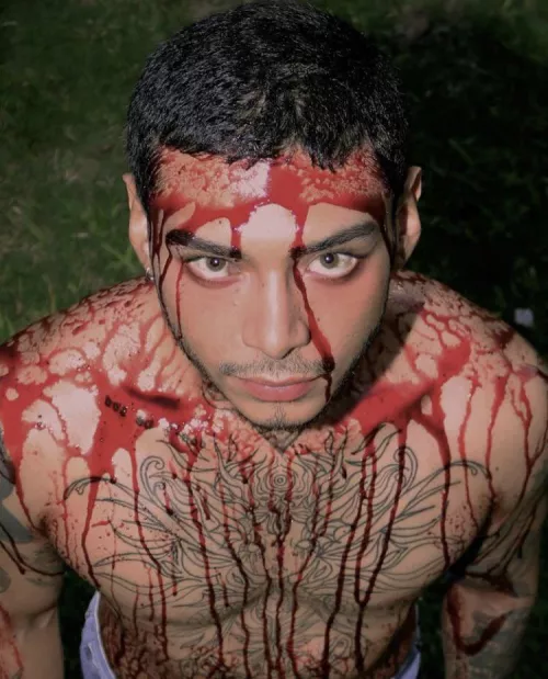 did this last year for halloween 👻 what are you guys dressing up as?