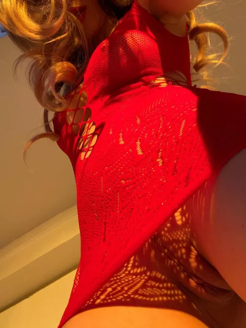 even my pussy is pale