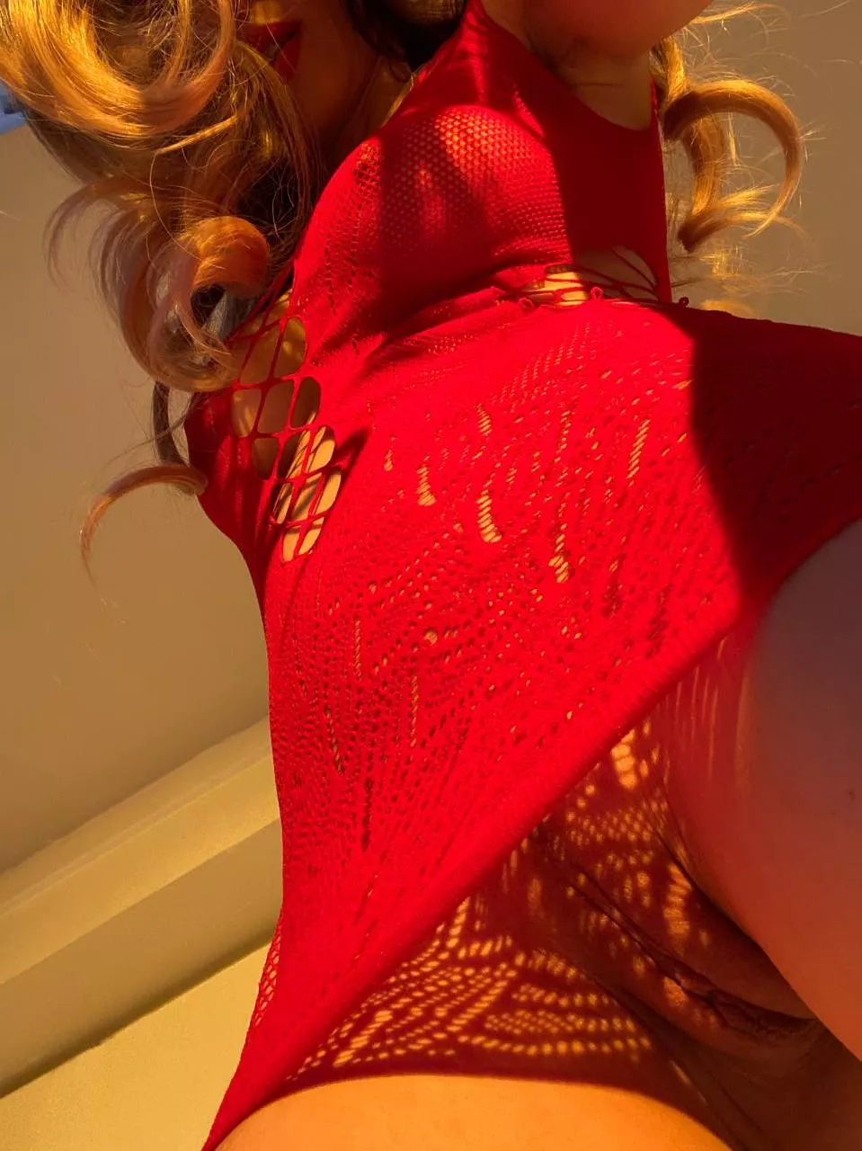 even my pussy is pale