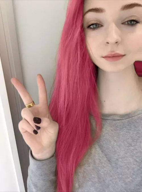 First time posting my face on here 😅😋😋