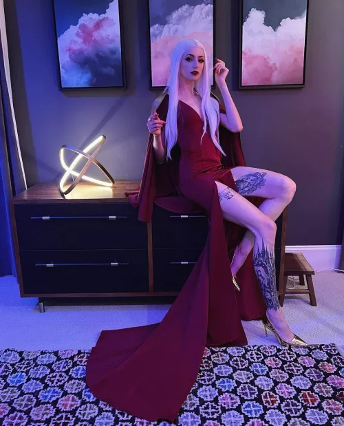 Gibi's sexy long legs