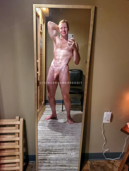 Goodmoring, who's gonna get me hard today? [22]