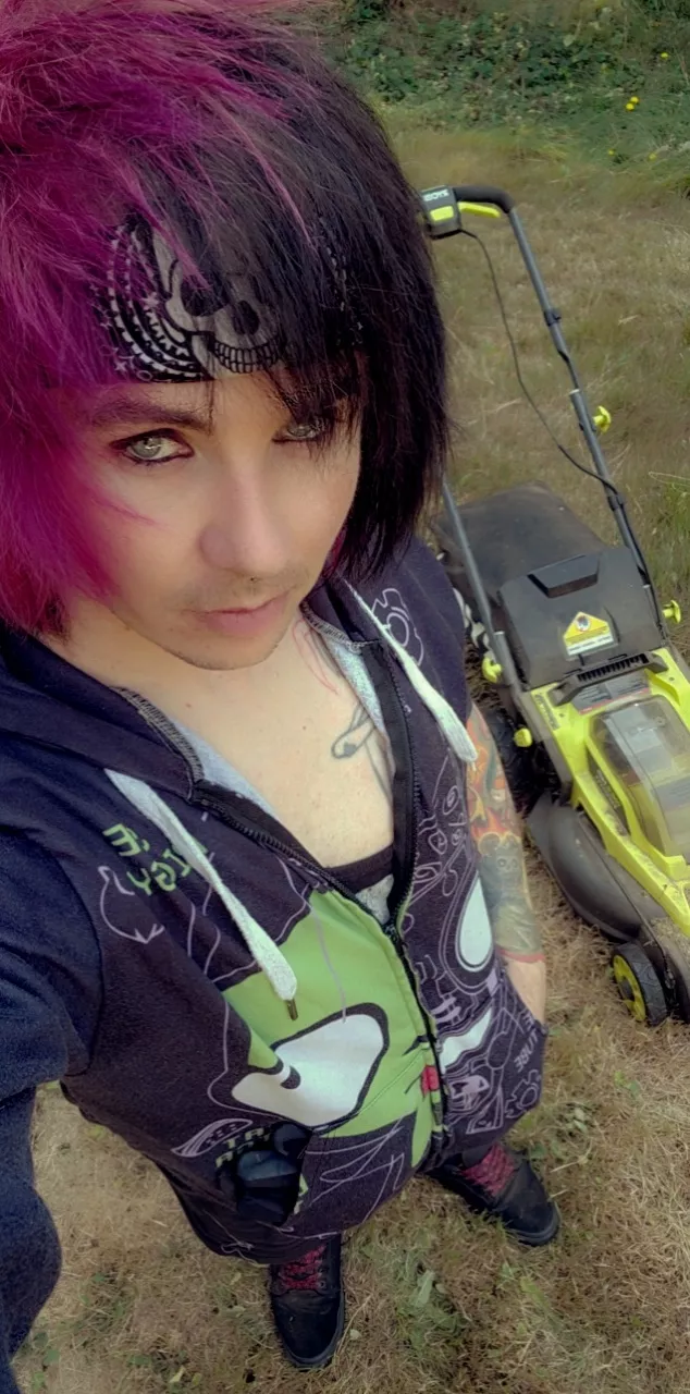 Hi everybody! I'm 35 👉👈