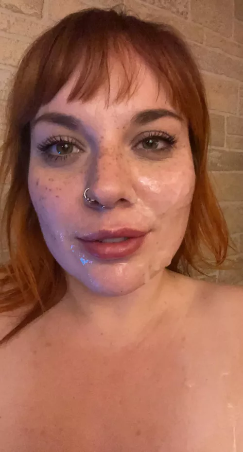 I had so much fun hosting my very first gloryhole on the weekend! I’m happiest when I’m covered in cum, I guess.