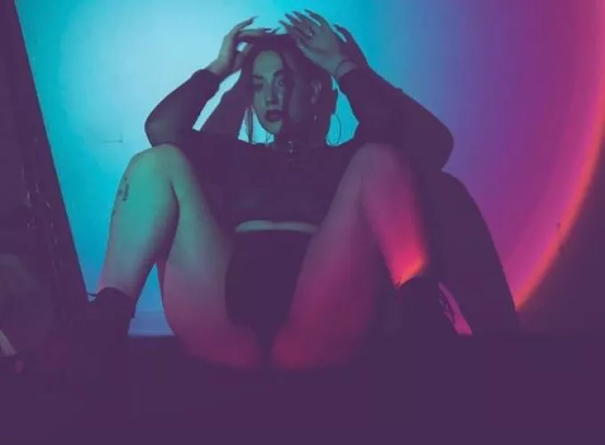 I heard you like big tiddie goth girls, is that true? ⛓️🖤