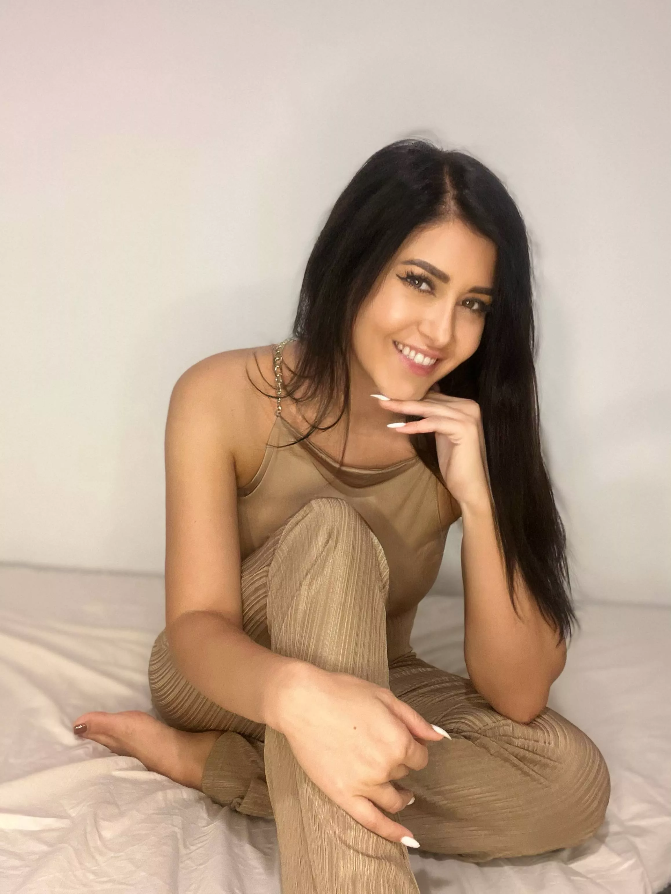 I want to explore my inner slut. Help me out daddy? 🥰