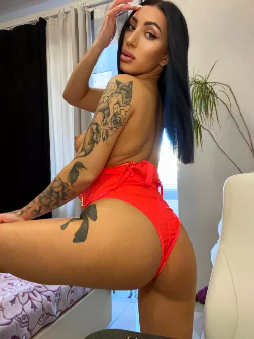 I was attempting to hypnotize you with my ass