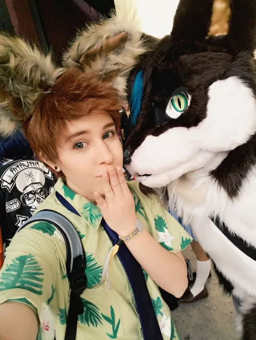 i was doing nick wilde cosplay and i met this super nice furry that asked for a photo and invited me for ice cream. furries are awesome <3