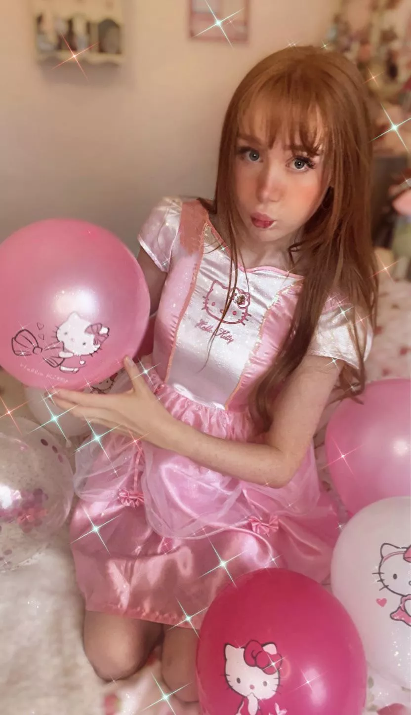I’m a birthday party pwincess today 🥰🥳