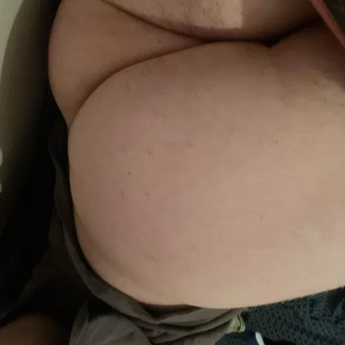 Just a little BIG BLACK COCK addict hopefully attracting some big black kings to my inbox