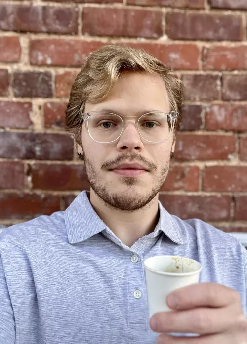 Little did I know that a few hours after taking this, I would accidentally break those glasses 🙃