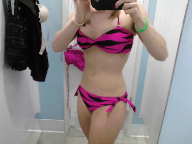 Looking for tributes for wifey. Kik is ericjame.